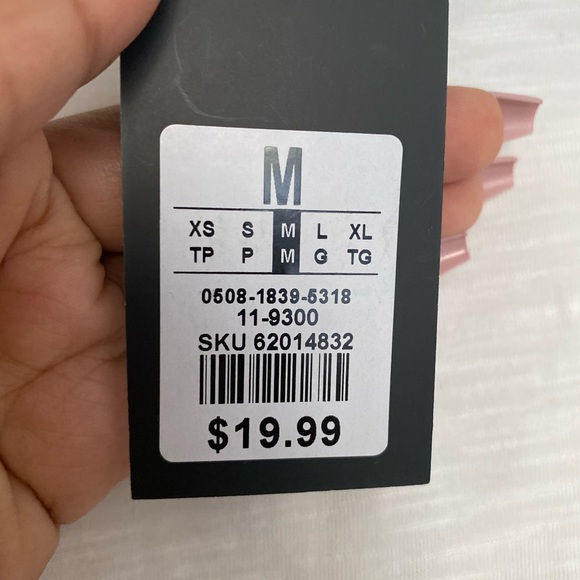 Cute white v-neck with cinched waist - Picture 3 of 3